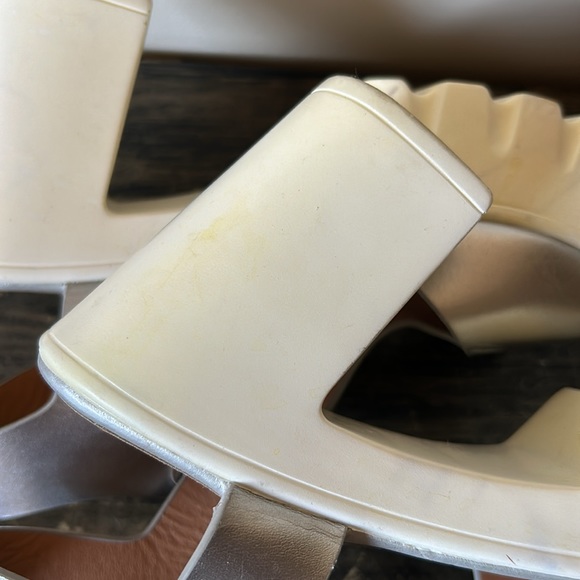 T STRAP PLATFORM SANDALS Size 7 - Picture 7 of 15